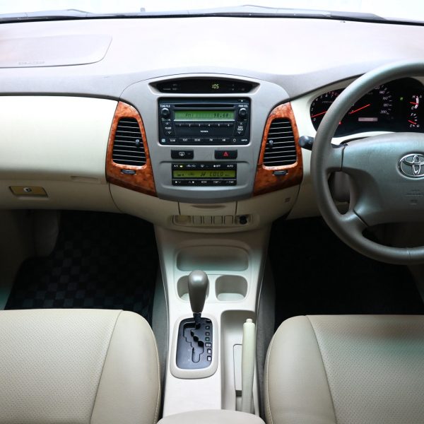 Toyota Innova N40 Wagon 5dr G 8st Auto-Gate Shift 4sp RWD 2.0i AT (2008) - Image 10