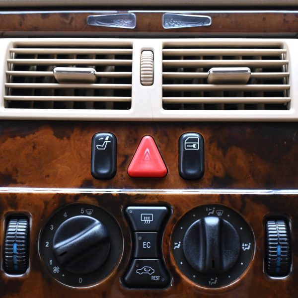 Mercedes-Benz E240 W210 E240 2.6 AT (2001) - Image 15