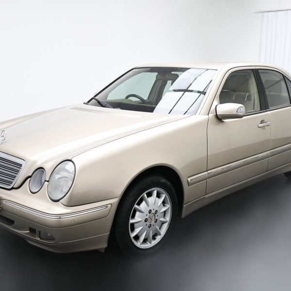 Mercedes-Benz E240 W210 E240 2.6 AT (2001) - Image 18