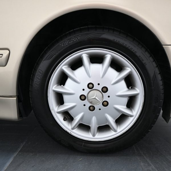 Mercedes-Benz E240 W210 E240 2.6 AT (2001) - Image 5