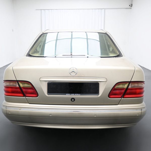 Mercedes-Benz E240 W210 E240 2.6 AT (2001) - Image 7