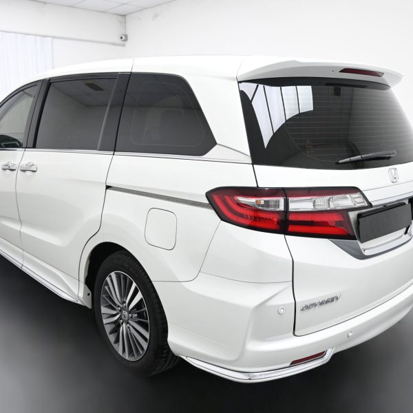 Honda Odyssey RC Wagon 5dr EXV i-VTEC 7st CVT FWD 2.4i AT (2018) - Image 11