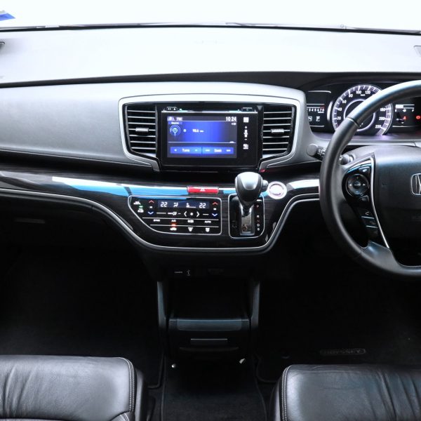 Honda Odyssey RC Wagon 5dr EXV i-VTEC 7st CVT FWD 2.4i AT (2018) - Image 14