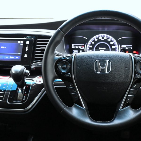 Honda Odyssey RC Wagon 5dr EXV i-VTEC 7st CVT FWD 2.4i AT (2018) - Image 5
