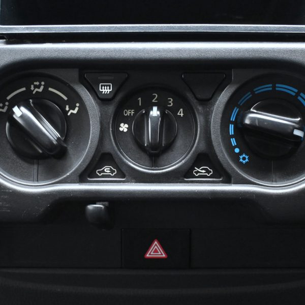 Mitsubishi Triton KL Pickup 4dr DCab Quest Man 5sp RWD 2.5DDiT MT (2015) - Image 15