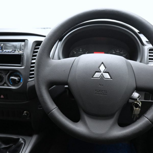 Mitsubishi Triton KL Pickup 4dr DCab Quest Man 5sp RWD 2.5DDiT MT (2015) - Image 17