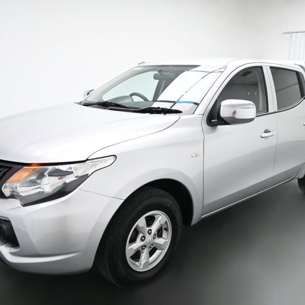 Mitsubishi Triton KL Pickup 4dr DCab Quest Man 5sp RWD 2.5DDiT MT (2015) - Image 18