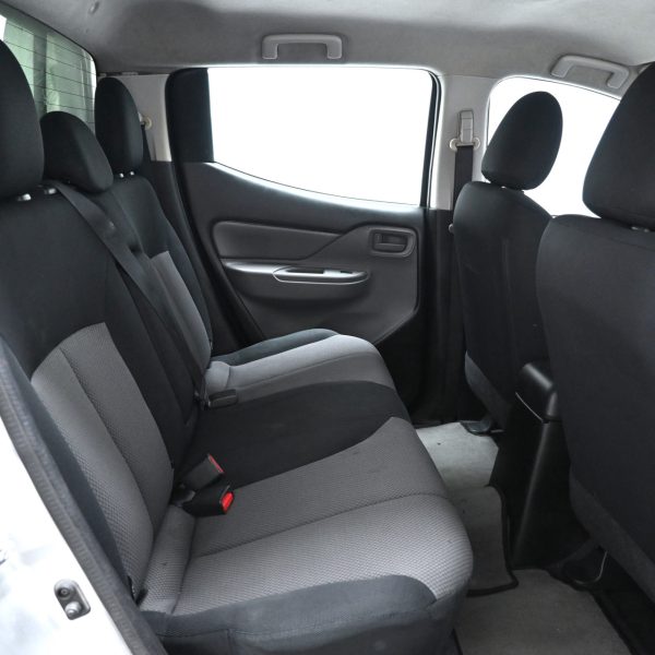 Mitsubishi Triton KL Pickup 4dr DCab Quest Man 5sp RWD 2.5DDiT MT (2015) - Image 12