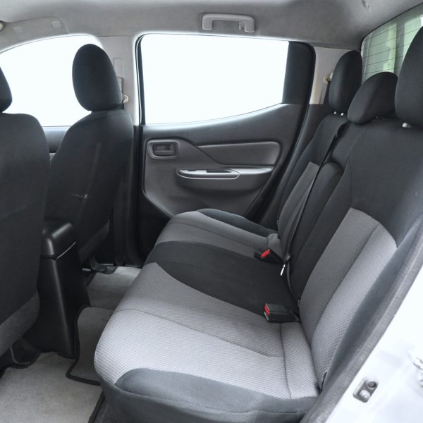 Mitsubishi Triton KL Pickup 4dr DCab Quest Man 5sp RWD 2.5DDiT MT (2015) - Image 13