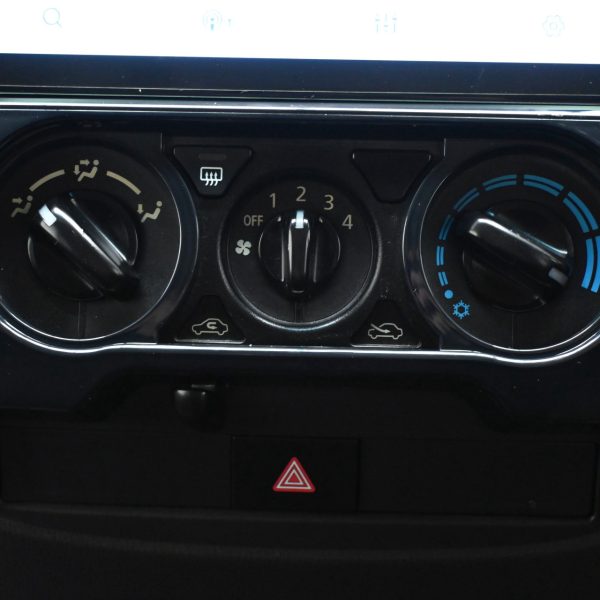 Mitsubishi Triton KL Pickup 4dr DCab Quest Man 5sp RWD 2.5DDiT MT (2015) - Image 15