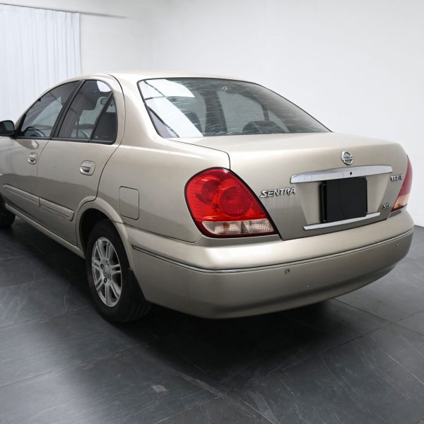 Nissan SENTRA 1.6 SG AUTO AT (2004) - Image 4