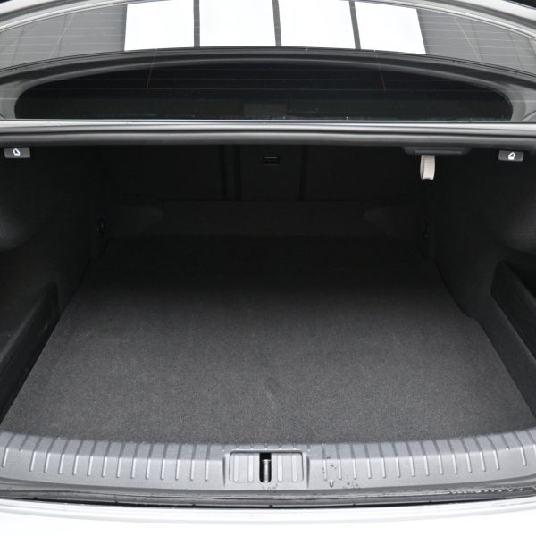 Volkswagen Passat 2.0 TSI ELEGANCE AT (2021) - Image 16