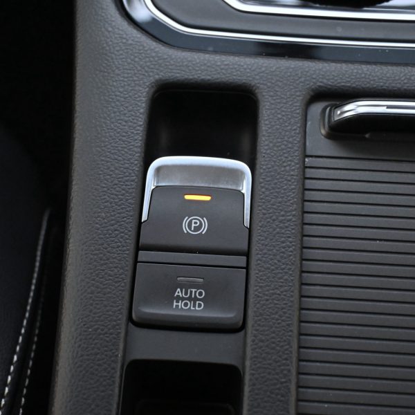 Volkswagen Passat 2.0 TSI ELEGANCE AT (2021) - Image 8