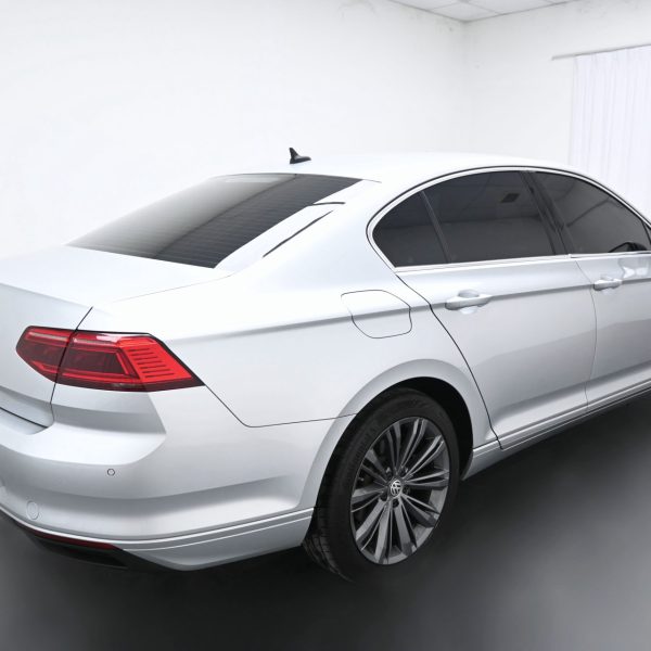 Volkswagen Passat 2.0 TSI ELEGANCE AT (2021) - Image 12