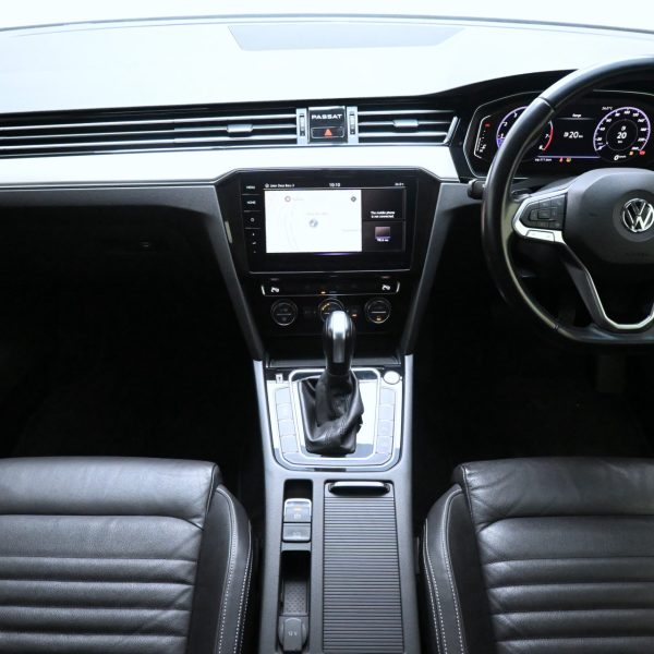 Volkswagen Passat 2.0 TSI ELEGANCE AT (2021) - Image 13