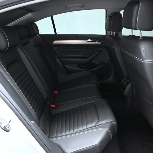 Volkswagen Passat 2.0 TSI ELEGANCE AT (2021) - Image 16