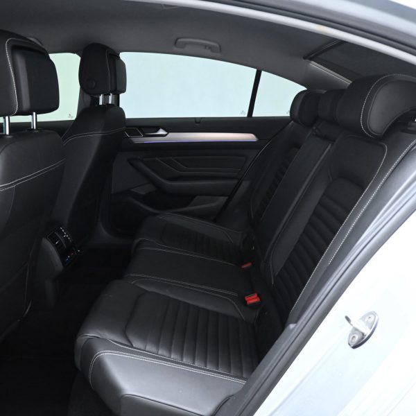 Volkswagen Passat 2.0 TSI ELEGANCE AT (2021) - Image 17