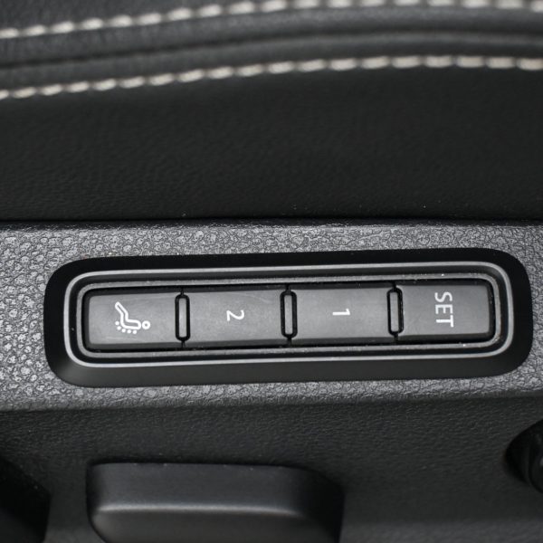 Volkswagen Passat 2.0 TSI ELEGANCE AT (2021) - Image 18