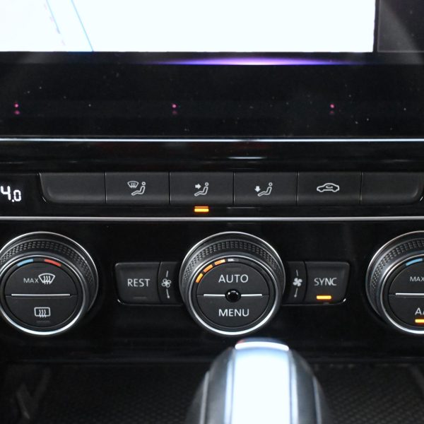 Volkswagen Passat 2.0 TSI ELEGANCE AT (2021) - Image 20
