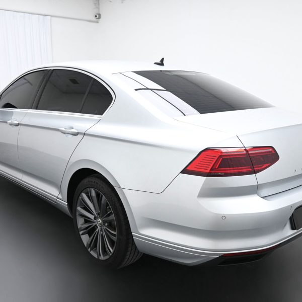 Volkswagen Passat 2.0 TSI ELEGANCE AT (2021) - Image 10