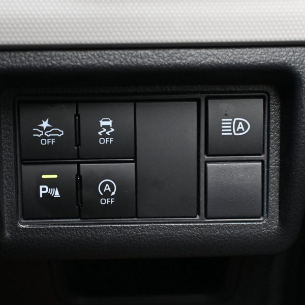 Toyota Veloz 1.5 Auto AT (2022) - Image 8