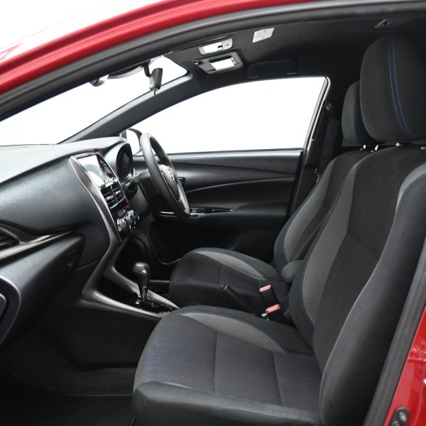 Toyota Yaris 1.5 E AT (2021) - Image 11