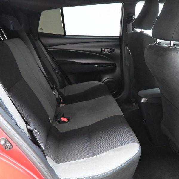 Toyota Yaris 1.5 E AT (2021) - Image 12