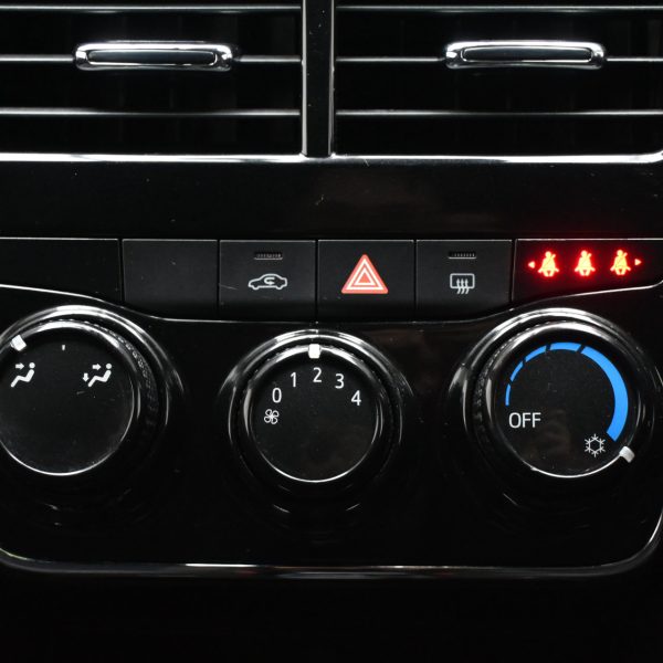 Toyota Yaris 1.5 E AT (2021) - Image 15