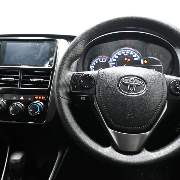 Toyota Yaris 1.5 E AT (2021) - Image 17