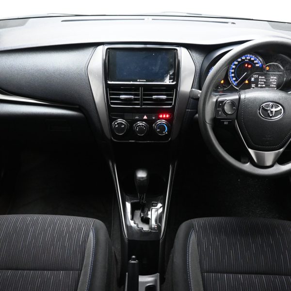 Toyota Yaris 1.5 E AT (2021) - Image 9